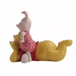 Enesco Disney - Winnie The Pooh - Figurine 13 Cm - Showcase Collection - Traditions - Pooh And Piglet 6 Enesco Disney - Winnie The Pooh - Figurine 13 Cm - Showcase Collection - Traditions - Pooh And Piglet -Cineverse Promos Magasin 0028399340033 002.jpg