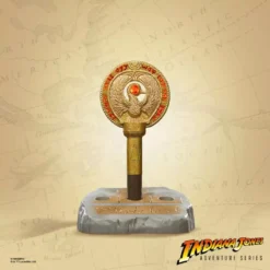 Hasbro Indiana Jones : Raiders Of The Lost Ark - Réplique 15 Cm - Adventure Series - Médaillon Du Sceptre De Ra 5 Hasbro Indiana Jones : Raiders Of The Lost Ark - Réplique 15 Cm - Adventure Series - Médaillon Du Sceptre De Ra -Cineverse Promos Magasin 5010996108593 002.jpg
