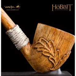 The Hobbit - Réplique 35 Cm - Weta Workshop - Pipe De Bilbon Sacquet -Cineverse Promos Magasin 9420024710135 002.jpg